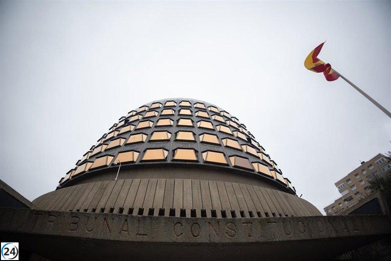 El Constitucional respalda ley de ingreso mínimo vital en Euskadi y Navarra.