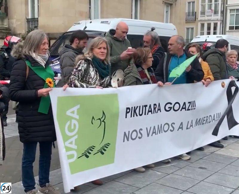 UAGA critica las propuestas del Gobierno Vasco como mera declaración de intenciones, en lugar de medidas efectivas.