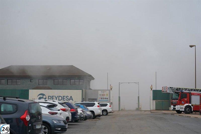 La Ertzaintza investiga incendio en planta de reciclaje de Gojain.
