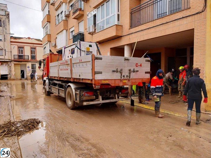 Los bomberos y equipos de emergencia regresan a Euskadi tras su intervención en Valencia.