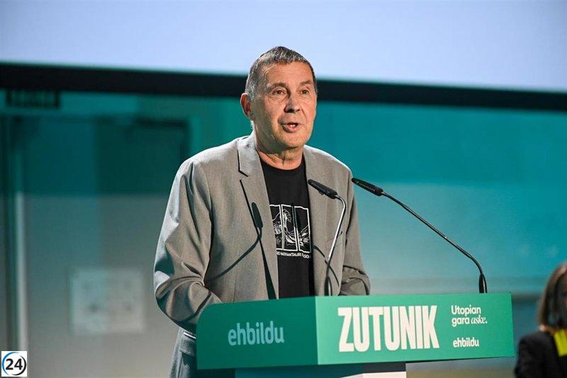 Otegi afirma que EH Bildu apoya los Presupuestos para asegurar la estabilidad del Gobierno.