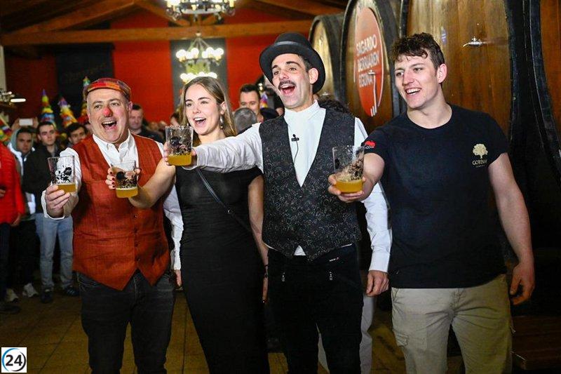 Gure Zirkua inaugura la temporada de sidras en Alorrenea, Astigarraga, Gipuzkoa.