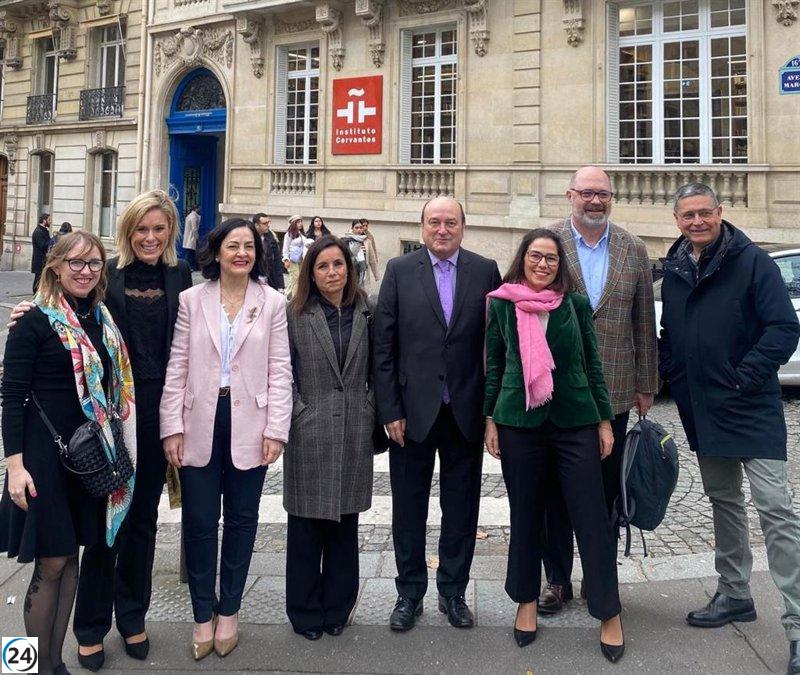 PNV sostiene que Feijóo y su equipo llevan al PP hacia un “neofranquismo” por el escándalo del palacete en París.