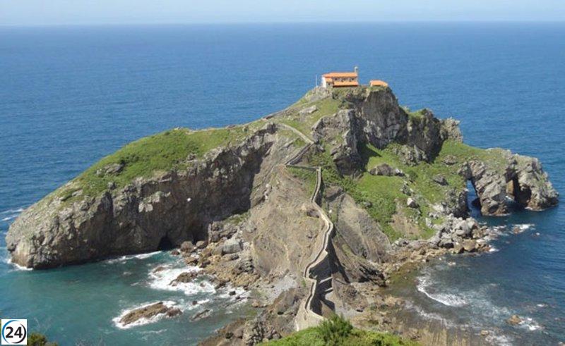 Bermeo propone recorridos guiados a San Juan de Gaztelugatxe durante la Semana Santa.