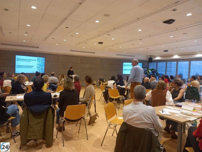 Vitoria-Gasteiz conmemora su segunda jornada sobre la importancia de los servicios en la 'Ciudad Educadora'.