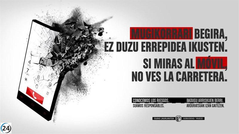 Policías vascos refuerzan la supervisión para detectar distracciones al volante.
