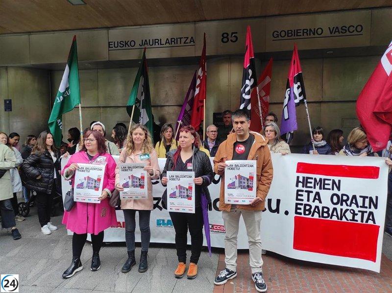 Profesores de educación pública de Euskadi se movilizan este sábado para expresar su descontento con el Gobierno Vasco.