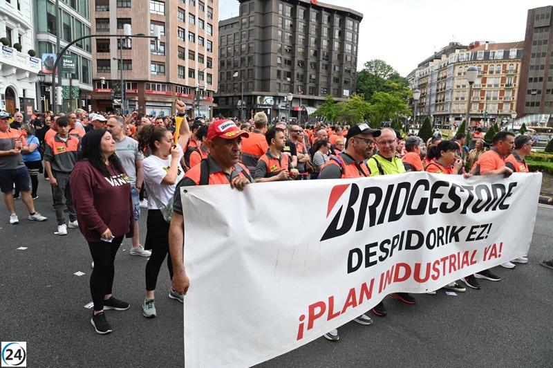 Empleados de Bridgestone Basauri retoman la huelga mientras avanzan las negociaciones con la dirección.