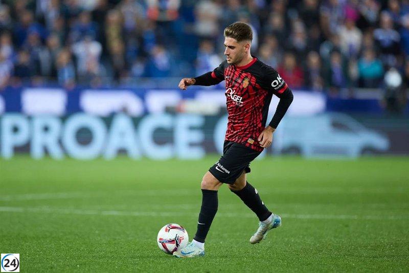 Robert Navarro firma con el Athletic Club hasta 2030.