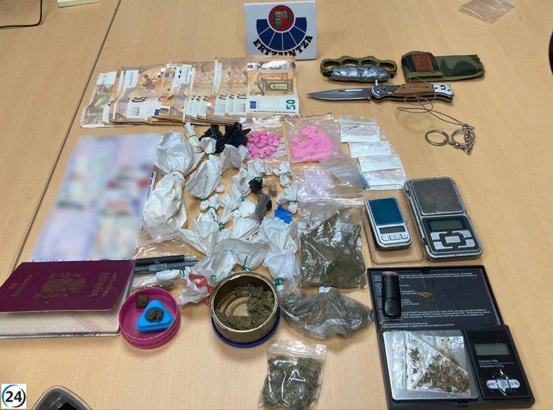 Menor arrestado por narcotráfico en una discoteca de Lemoa, Bizkaia.