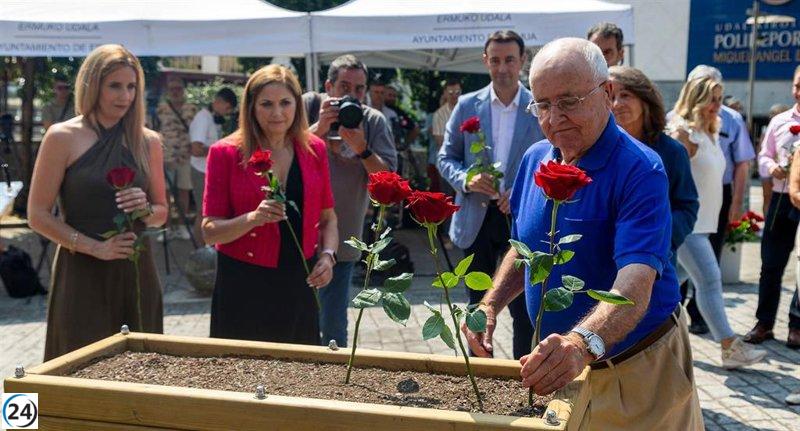 Ermua rinde homenaje a Miguel Ángel Blanco y Sotero Mazo, abogando por la memoria como defensa contra la indiferencia.