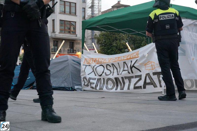 Liberan a los cuatro jóvenes arrestados durante la acampada ilegal de GKS en Vitoria.