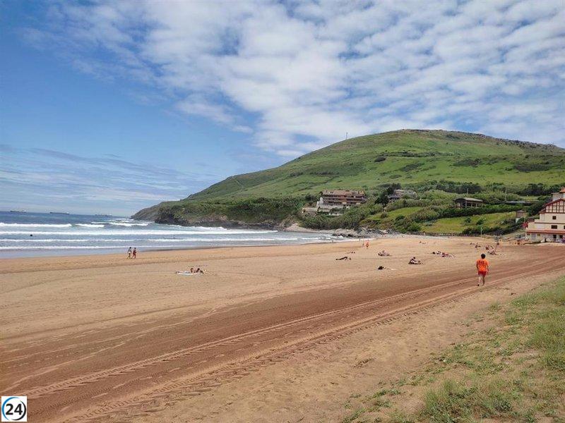 Prohibido el baño en Las Arenas por presencia de medusas en playas de Bizkaia.