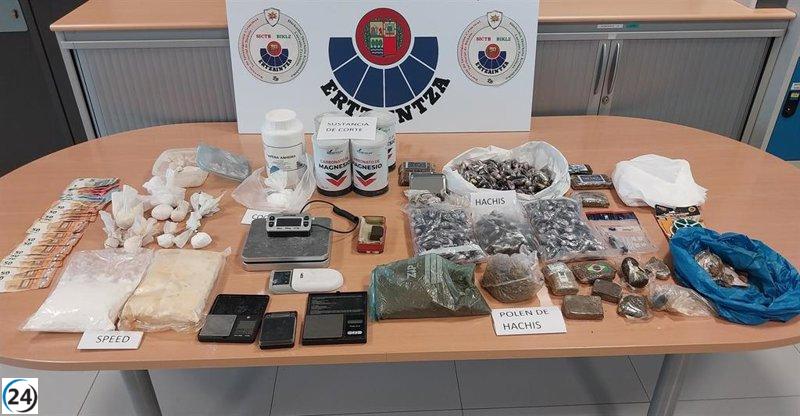 Desarticulan red de narcotráfico en Bilbao: dos arrestos en un domicilio.