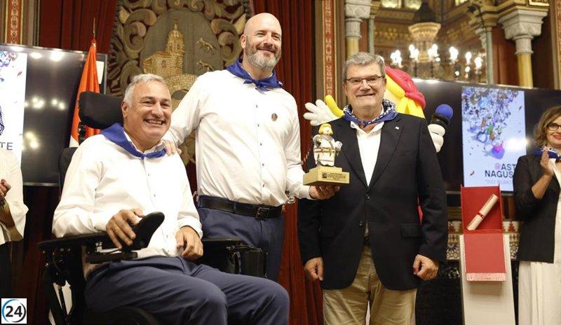 Aburto llama a la colaboración para erradicar comportamientos inapropiados en las fiestas callejeras.