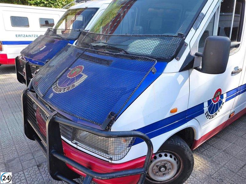 Detienen a 17 personas en Vitoria tras protestas de Falange Española.