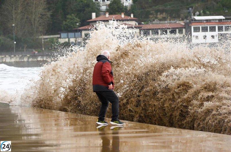 Euskadi emite alerta naranja por peligro en la navegación debido a olas de 5 metros.