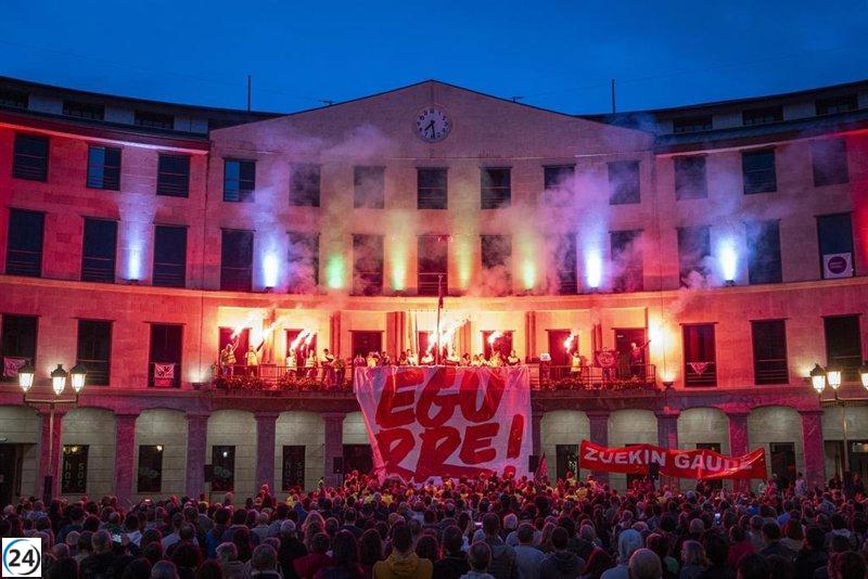 Empleados de Maderas de Llodio ocupan el Ayuntamiento en protesta por despidos.