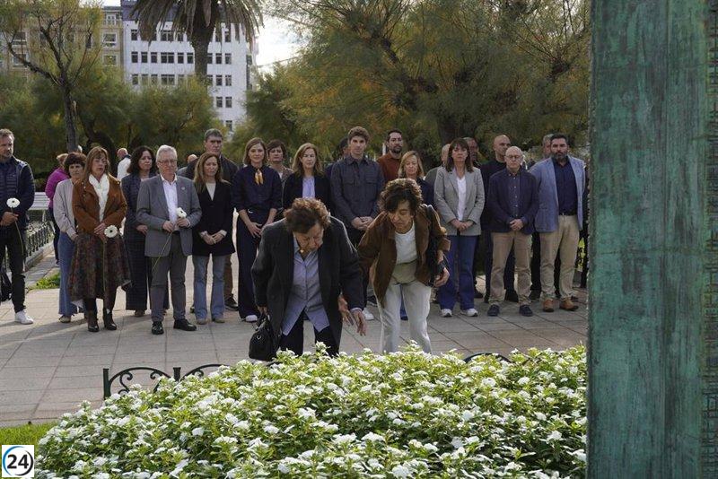 San Sebastián rinde tributo a las víctimas del terrorismo en el Día de la Memoria.