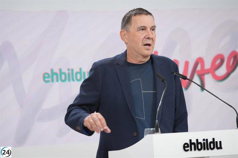 Otegi exige homenaje a familias de Txiki y Otaegi en manifestación del sábado.