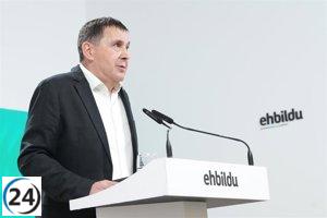 Otegi critica el pacto PSOE-PP sobre la Ley del Sí es Sí, pero no cree que afecte a la investidura.