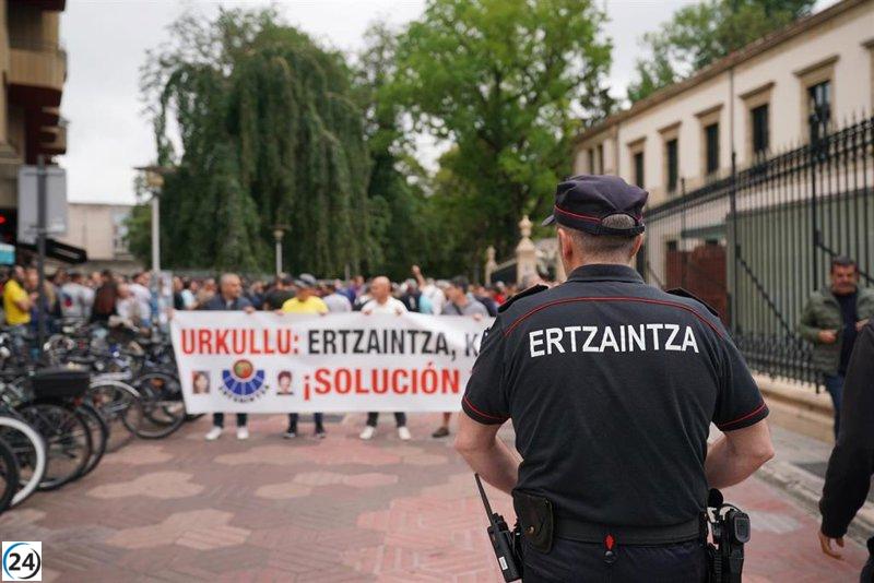 Ertzainas protestan por convenio