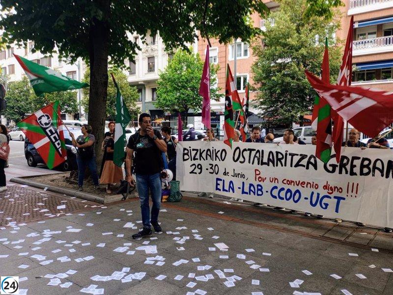 Sindicatos convocan triple huelga en octubre en Hostelería de Bizkaia por disputa de convenio