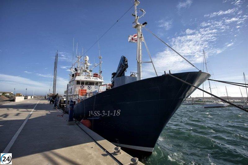 El buque Aita Mari, financiado por SMH, salva a 69 personas cerca de la isla italiana de Lampedusa
