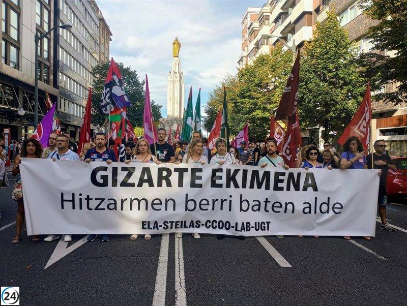 Sindicatos de la educación concertada vasca reportan una alta adhesión del 70% a la huelga por un convenio renovado.