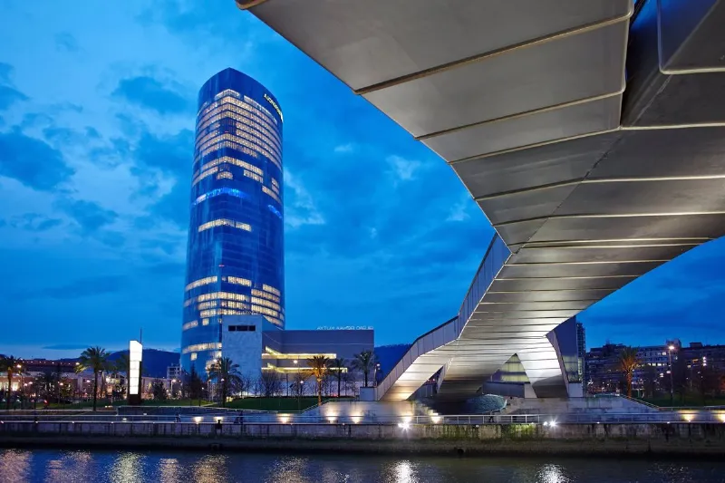 La Torre Iberdrola: símbolo arquitectónico de Bilbao